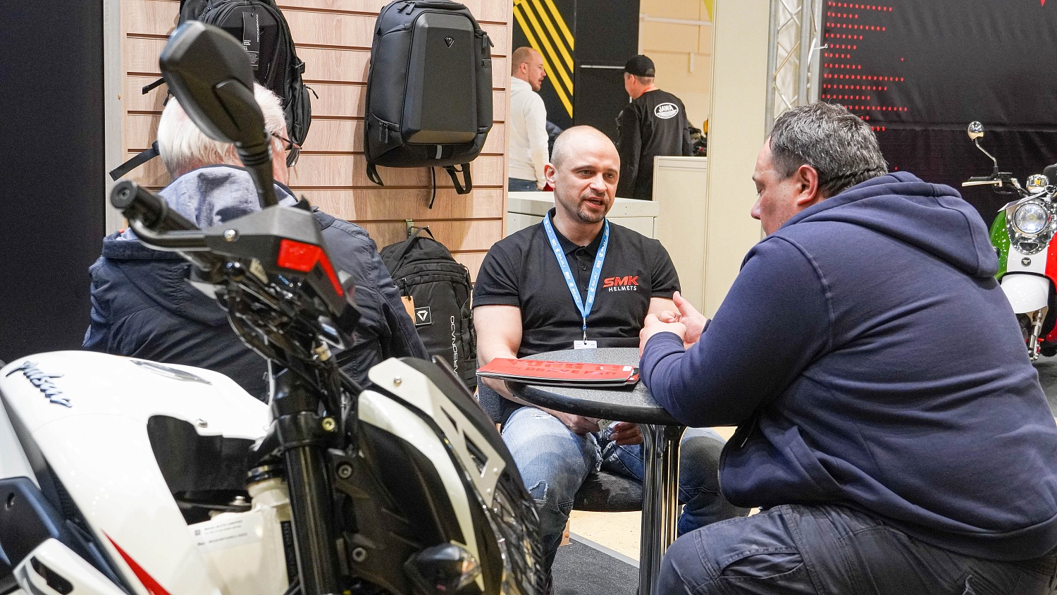 Carbonado на выставке Мотовесна 2024: стильные аксессуары для мотоциклистов и путешественников